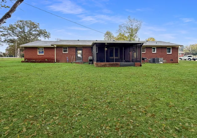 Photo 2 of Sale Pending at 1102 Dogwood Ln, Fulton, KY 42041 | MLS# 26015801 | Listing updated on 2026-08-28