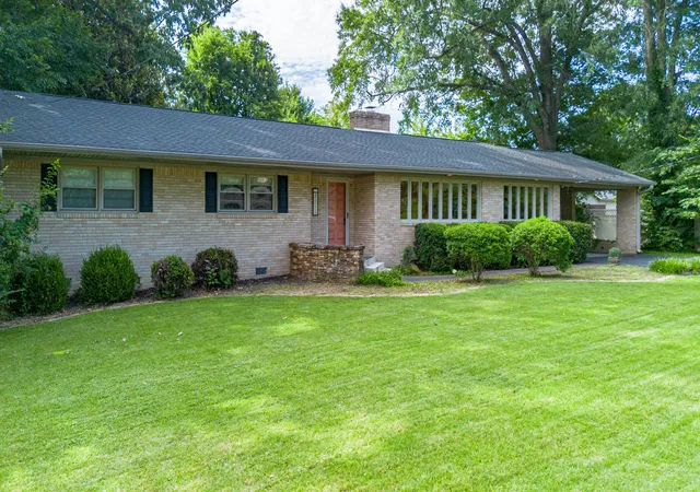 1st image of 4116 Court Ave, Paducah, KY 42001 | MLS# 26015986