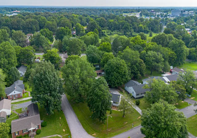 37th image of 162 Iroquois Dr, Paducah, KY 42001 | MLS# 26016346