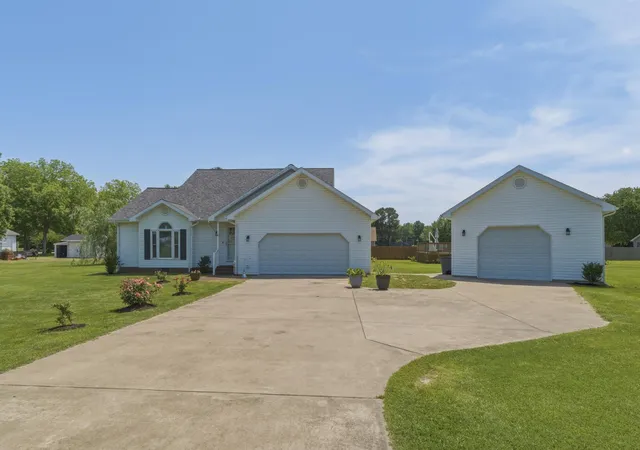 Homes for sale in Benton, KY | 373 Powell St, Benton, KY 42025 | MLS# 26017515
