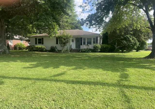 Homes for sale in Mayfield, KY | 301 Macedonia St, Mayfield, KY 42066 | MLS# 26016006