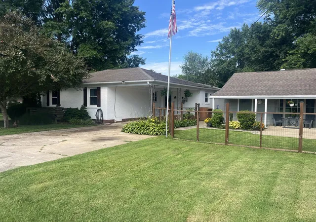 Homes for sale in Mayfield, KY | 301 Macedonia St, Mayfield, KY 42066 | MLS# 26016006