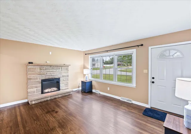 Photo 3 of Single family home for sale at 501 Nottaway Dr, Nicholasville, KY 40356 | MLS# 26022248 | Listing updated on 2026-09-26
