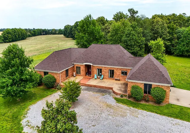 Homes for sale in Mayfield, KY | 662 Macedonia Church Rd, Mayfield, KY 42066 | MLS# 26017539