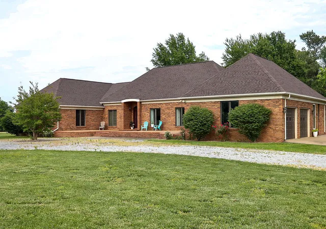 Homes for sale in Mayfield, KY | 662 Macedonia Church Rd, Mayfield, KY 42066 | MLS# 26017539