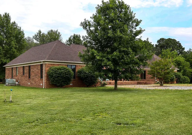 Homes for sale in Mayfield, KY | 662 Macedonia Church Rd, Mayfield, KY 42066 | MLS# 26017539