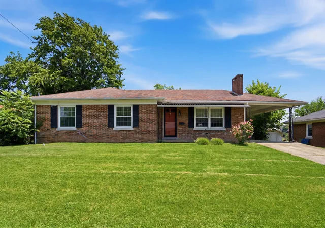 Homes for sale in Richmond, KY | 103 Clay Dr, Richmond, KY 40475 | MLS# 26015982