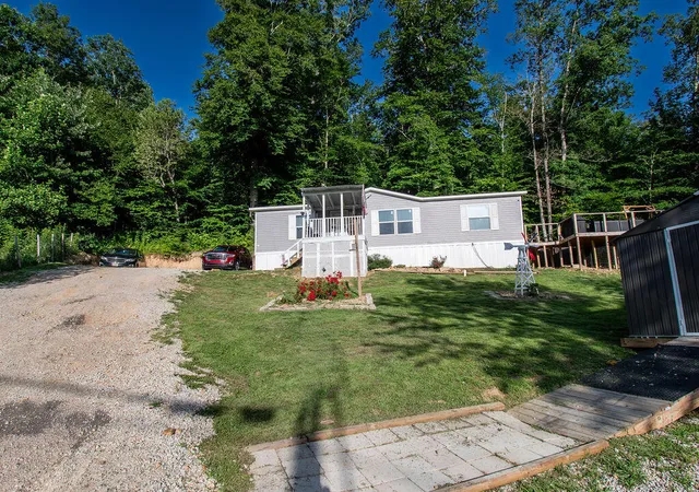 Homes for sale in Wallingford, KY | 4364 Muses Mill Rd, Wallingford, KY 41093 | MLS# 26015970