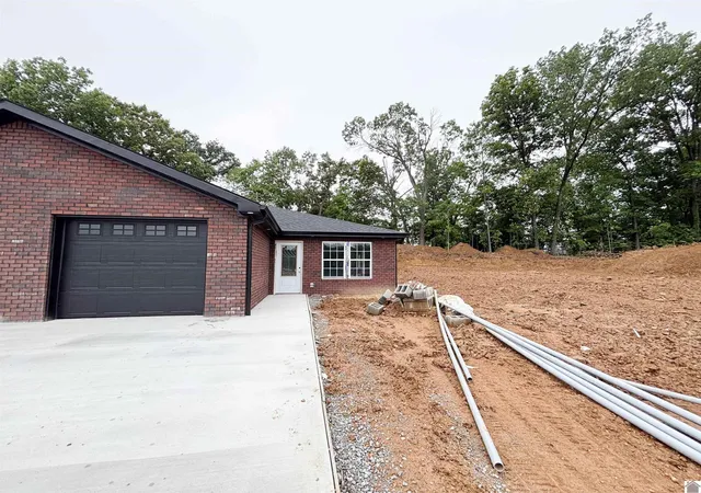 Homes for sale in Paducah, KY | 167 Blanton Ct, Paducah, KY 42003 | MLS# 26015842