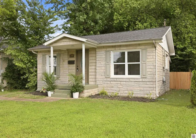 3rd image of 2110 Harrison St, Paducah, KY 42001 | MLS# 26016727