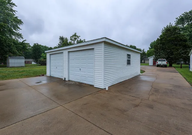 4th image of 245 Babbland Dr, Paducah, KY 42003 | MLS# 26017446