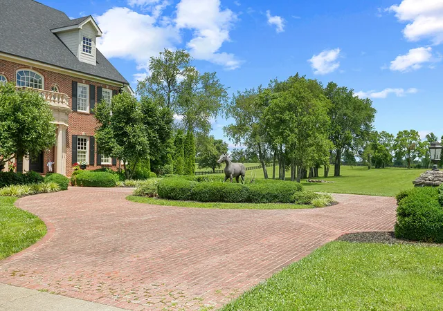 5th image of 1601 Sahalee Dr, Lexington, KY 40511 | MLS# 26015847