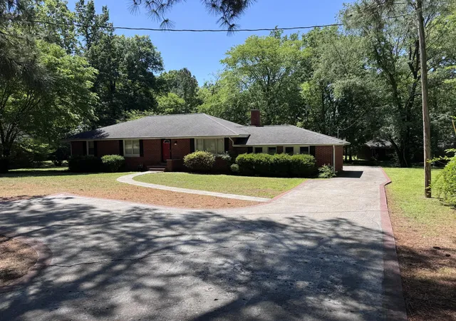 Homes for sale in Paducah, KY | 4832 Exall Ln, Paducah, KY 42001 | MLS# 26015854