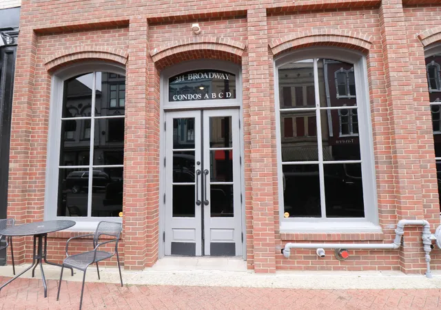 Homes for sale in Paducah, KY | 211 Broadway St, Paducah, KY 42001