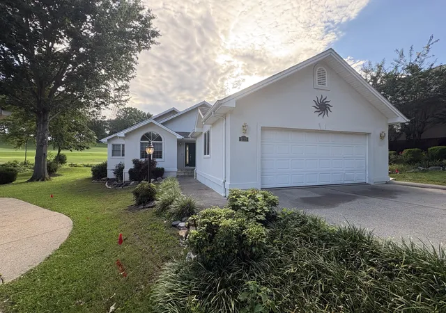 Photo 1 of Single family home for sale at 1115 Lakeview Dr, Paducah, KY 42003 | MLS# 26018976 | Listing updated on 2026-09-07