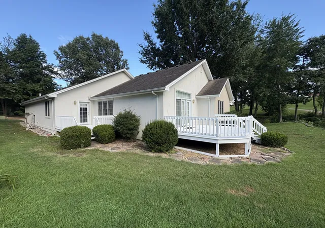 Photo 4 of Single family home for sale at 1115 Lakeview Dr, Paducah, KY 42003 | MLS# 26018976 | Listing updated on 2026-09-21