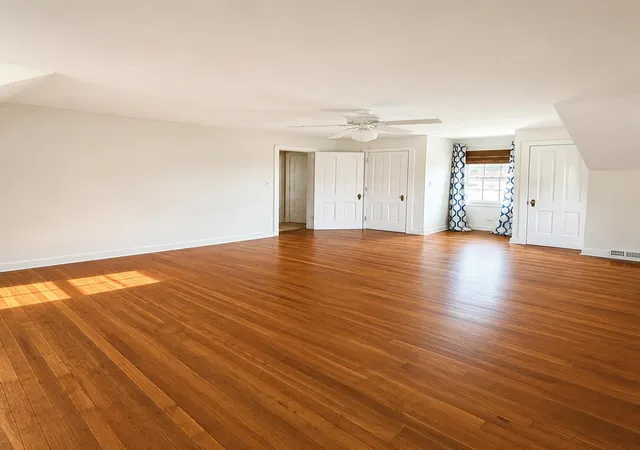Photo 3 of Single family home for sale at 305 Ford St, Corbin, KY 40701 | MLS# 26018890 | Listing updated on 2026-10-02