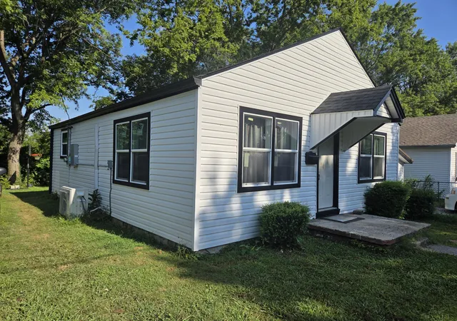 Homes for sale in Hopkinsville, KY | 153 N Mcpherson Ave, Hopkinsville, KY 42240 | MLS# 26017366