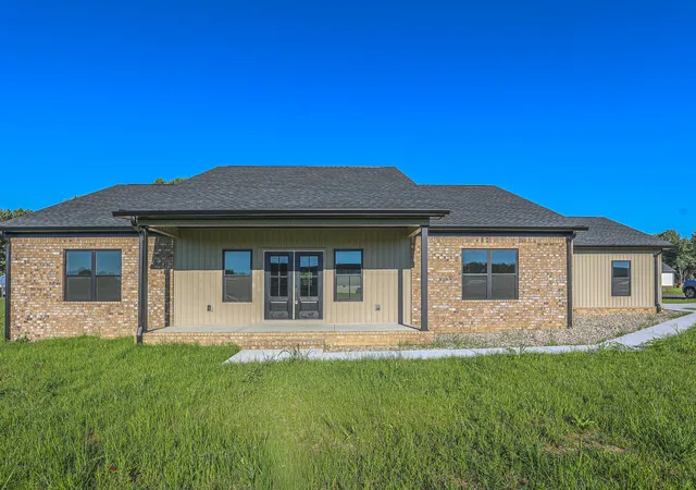 Photo 1 of Single family home for sale at 111 Ayly Ests Dr, Mayfield, KY 42066 | MLS# 26017451 | Listing updated on 2026-09-02