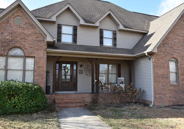 Homes for sale in Paducah, KY | 8255 Old Lovelaceville Rd, Paducah, KY 42001 | MLS# 26015898