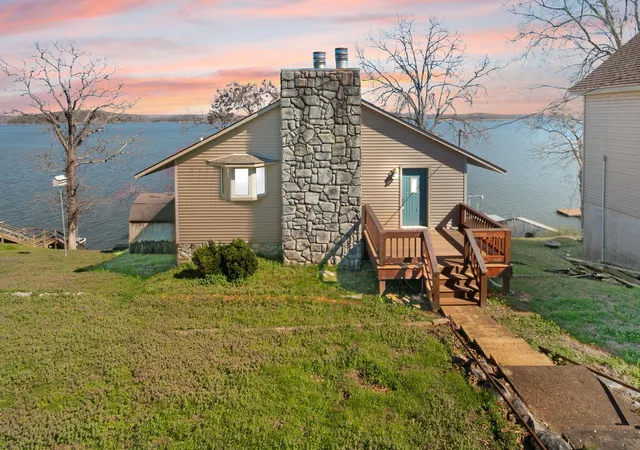 Homes for sale in New Concord, KY | 62 Lakeshore Dr, New Concord, KY 42076 | MLS# 26016323