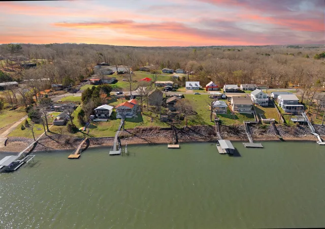 Homes for sale in New Concord, KY | 62 Lakeshore Dr, New Concord, KY 42076 | MLS# 26016323