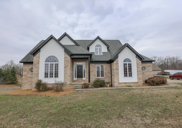 Homes for sale in Kuttawa, KY | 103 Summer Ln, Kuttawa, KY 42055 | MLS# 26016777