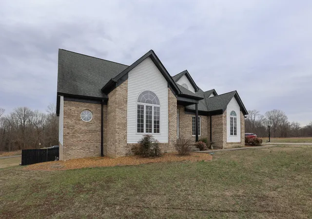 Homes for sale in Kuttawa, KY | 103 Summer Ln, Kuttawa, KY 42055 | MLS# 26016777