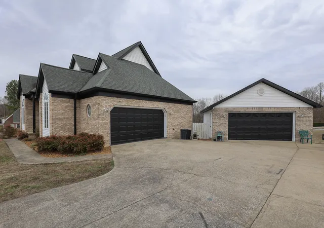 Homes for sale in Kuttawa, KY | 103 Summer Ln, Kuttawa, KY 42055 | MLS# 26016777