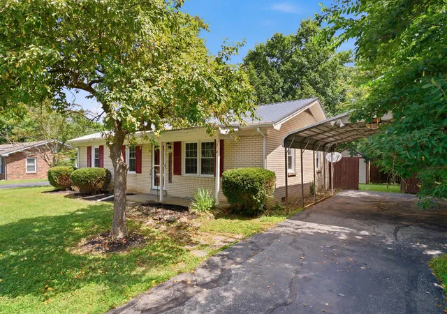Homes for sale in Lawrenceburg, KY | 315 Meriwether Dr, Lawrenceburg, KY 40342 | MLS# 26016167