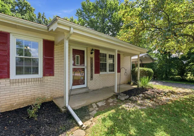 Homes for sale in Lawrenceburg, KY | 315 Meriwether Dr, Lawrenceburg, KY 40342 | MLS# 26016167