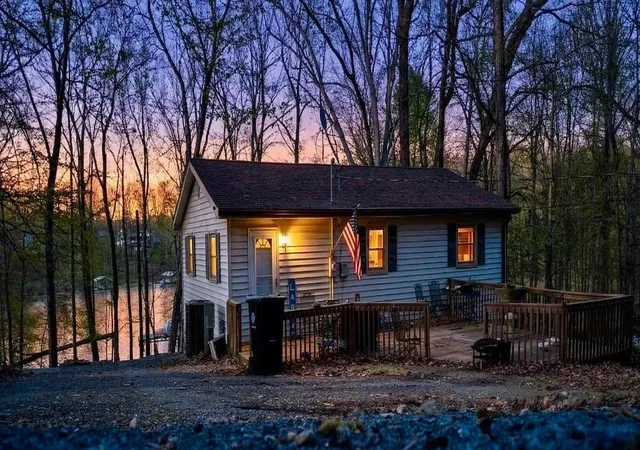 Photo 1 of Single family home for sale at 212 Cherry Bay Rd, Cadiz, KY 42211 | MLS# 26020049 | Listing updated on 2026-07-27