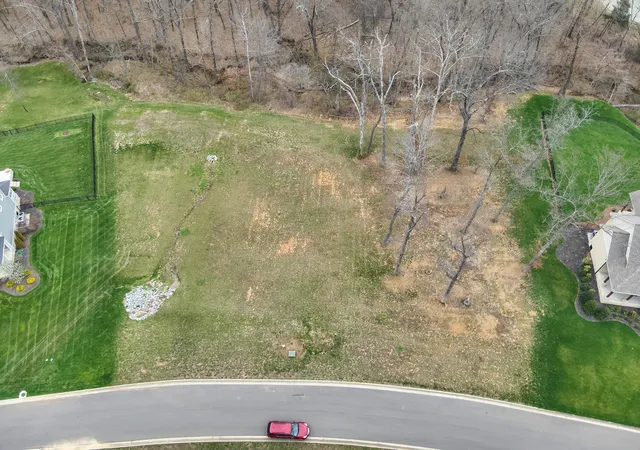 1st image of 110 Saddle Crk Dr, Paducah, KY 42001 | MLS# 26017455