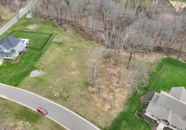 2nd image of 110 Saddle Crk Dr, Paducah, KY 42001 | MLS# 26017455