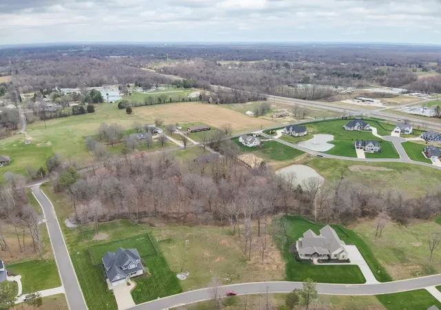 3rd image of 110 Saddle Crk Dr, Paducah, KY 42001 | MLS# 26017455