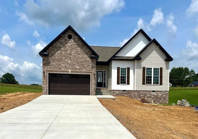 Homes for sale in Cadiz, KY | 77 77 Bakersfield Dr Dr, Cadiz, KY 42211 | MLS# 26015916