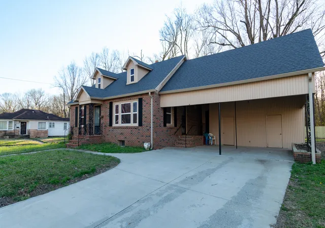 Photo 3 of Single family home for sale at 1353 Reed Ave, Paducah, KY 42001 | MLS# 26017019 | Listing updated on 2026-09-08