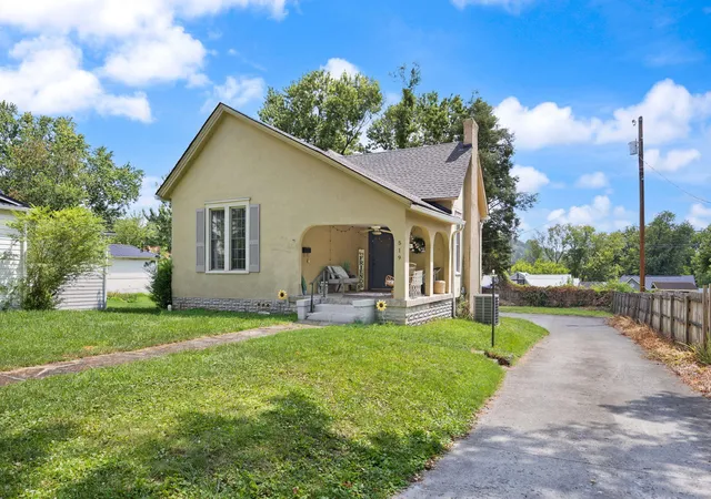 Homes for sale in Somerset, KY | 519 N Main St, Somerset, KY 42501 | MLS# 26015930