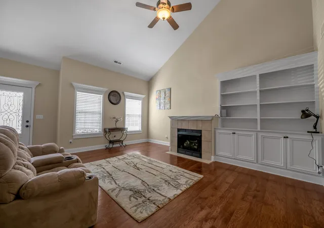 Photo 3 of Single family home for sale at 3717 Saint Andrews Walk, Lexington, KY 40509 | MLS# 26016148 | Listing updated on 2026-10-13