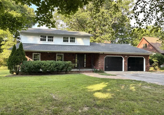 Photo 1 of Single family home for sale at 4900 Ic Ave, Paducah, KY 42003 | MLS# 26016462 | Listing updated on 2026-09-01