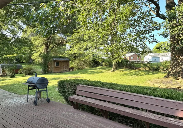 Photo 3 of Single family home for sale at 4900 Ic Ave, Paducah, KY 42003 | MLS# 26016462 | Listing updated on 2026-09-01