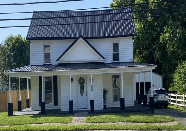 Homes for sale in Carlisle, KY | 516 E Main St, Carlisle, KY 40311 | MLS# 26015947
