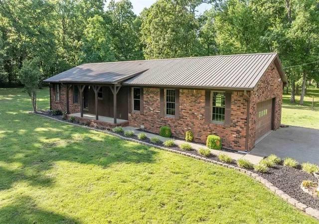Homes for sale in Murray, KY | 2156 Poor Farm Rd, Murray, KY 42071 | MLS# 26017718