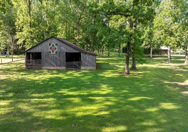 Homes for sale in Murray, KY | 2156 Poor Farm Rd, Murray, KY 42071 | MLS# 26017718