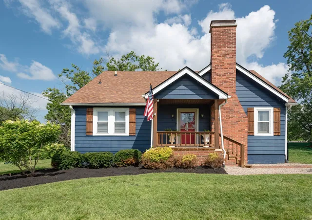 Homes for sale in Salvisa, KY | 393 Mccouns Ferry Rd, Salvisa, KY 40372 | MLS# 26015981
