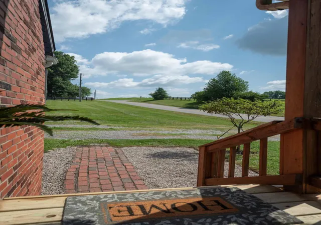 Homes for sale in Salvisa, KY | 393 Mccouns Ferry Rd, Salvisa, KY 40372 | MLS# 26015981