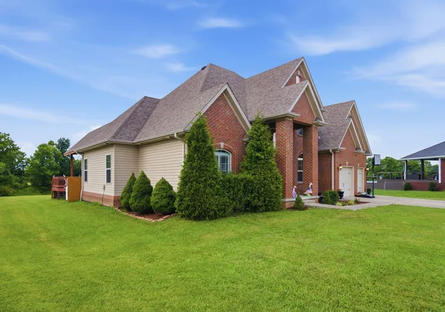 3rd image of 1065 Running Brook Dr, Lawrenceburg, KY 40342 | MLS# 26016261