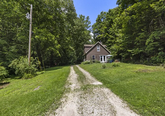 Homes for sale in Stanton, KY | 365 Johnny Morton Hollow Rd, Stanton, KY 40380 | MLS# 26016153