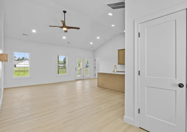Photo 4 of Single family home for sale at 334 Mohegan Trl, Richmond, KY 40475 | MLS# 26020606 | Listing updated on 2026-10-07