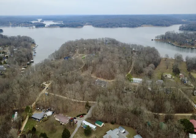 Photo 3 of Single Family Residence at 55 Seminole Dr, Cadiz, KY 42211 | MLS# 26019251 |  | Sold on 2026-10-07